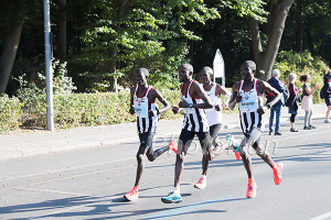 Kipchoge and the pacers