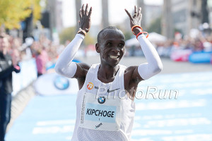 Kipchoge can't believe it - World record Berlin