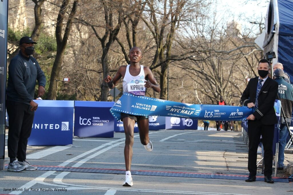 Rhonex Kipruto Wins 2022 NYC Half Marathon