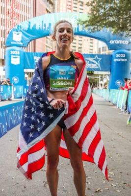 Emily après avoir battu le record du semi-marathon américain à Houston 202