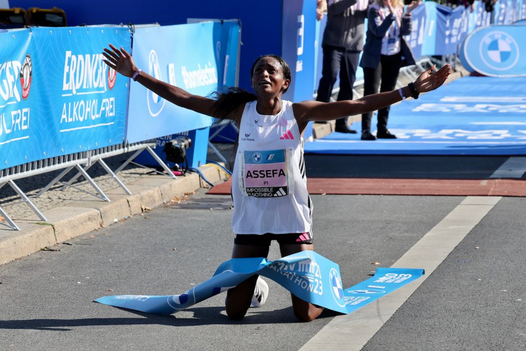 Assefa celebrates her 2:11:53