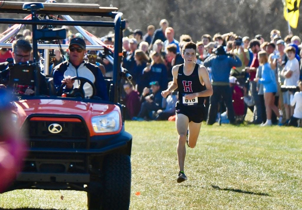 Graham Blanks on way to the 2023 NCAA XC Title (Phil Bond photo)