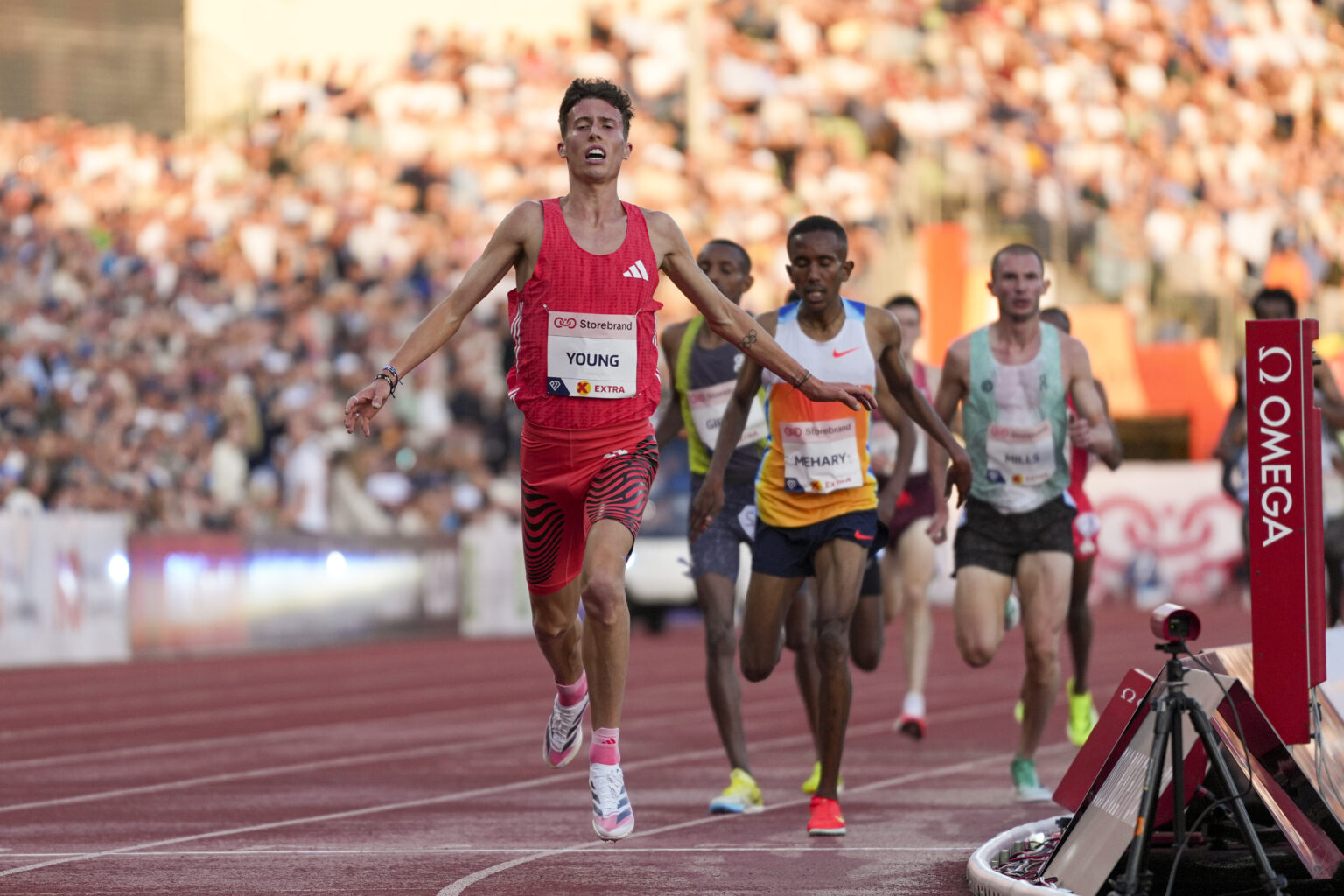 Nico Young Wins Oslo 5000m - 12:45.27