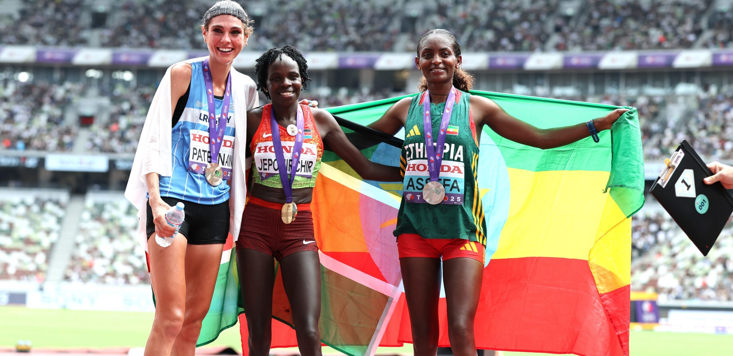 Peres Jepchirchir outsprints Tigst Assefa to win dramatic 2025 World  Championship marathon - LetsRun.com